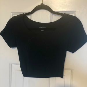 Black and white ribbed crop tops